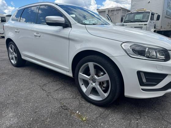 VOLVO XC60 2.0 T5 R DESIGN TURBO GASOLINA 4P AUTOMÁTICO